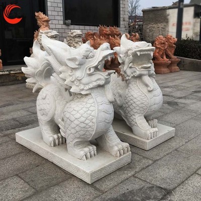 石雕貔貅汉白玉一对室内客厅前台招财工艺品摆件 小型瑞兽工艺品装饰雕塑 英翰园林雕塑供应