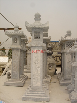 石雕灯柱